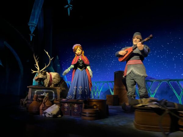 Mobile Internet at Hong Kong Disneyland Anna and Kristoff