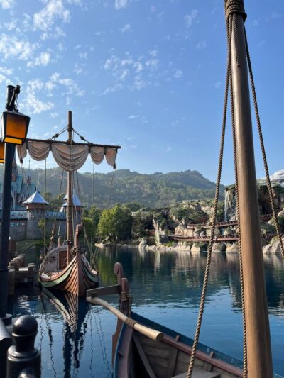 World of Frozen boats