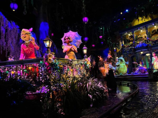 Disneyland itinerary with lightning lane tianas