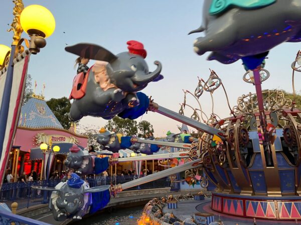 How Many Days to Visit Disneyland dumbo