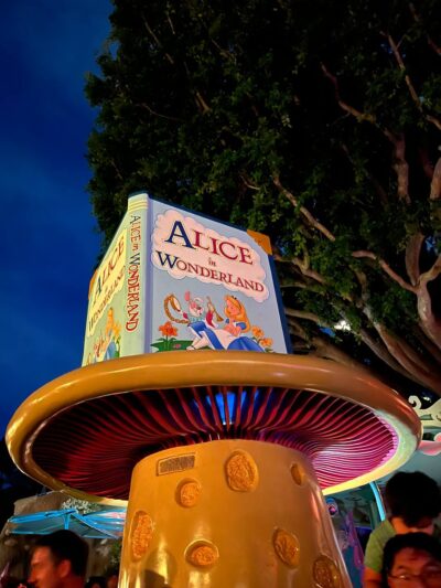 Disneyland ride ranking Alice