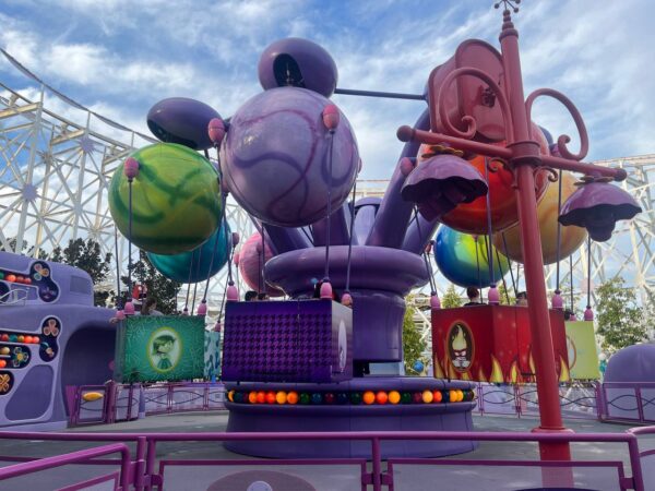 Disneyland and California Adventure 1-Day balloons