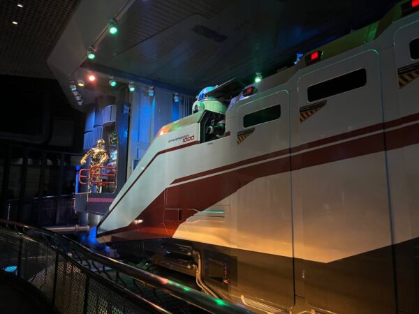Disneyland and California Adventure 1-Day star tours
