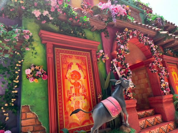 Friendtastic encanto details