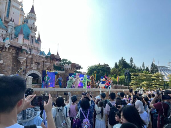Disney Friends Live: Party at the Castle horizontal