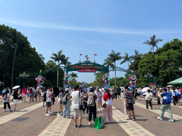 How to Get to Hong Kong Disneyland decor