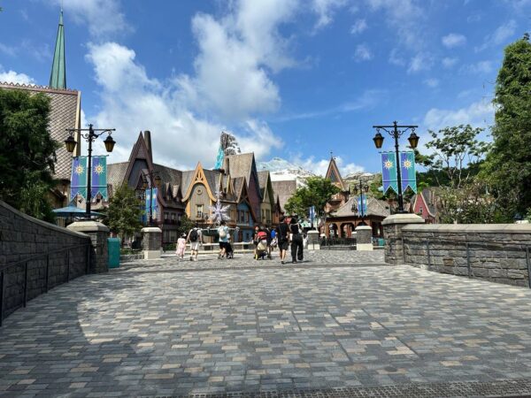 World of Frozen entrance