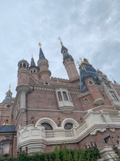 Best Times to Visit Shanghai Disneyland castle side