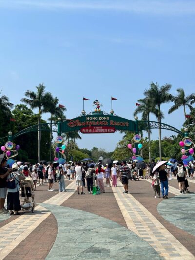 Hong Kong Disneyland Solo Traveler sign