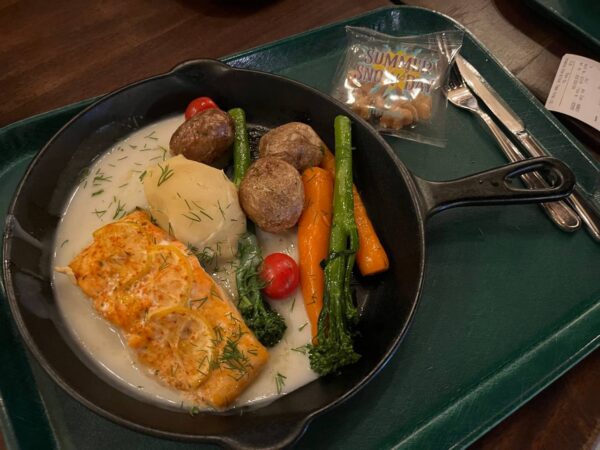 Hong Kong Disneyland Counter-Service Restaurants salmon