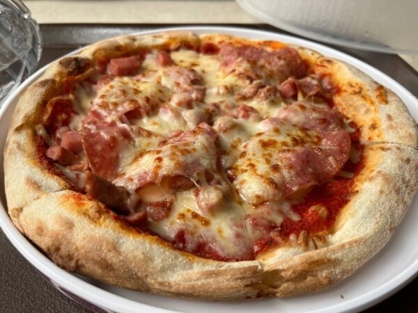 Hong Kong Disneyland Counter-Service Restaurants pizza