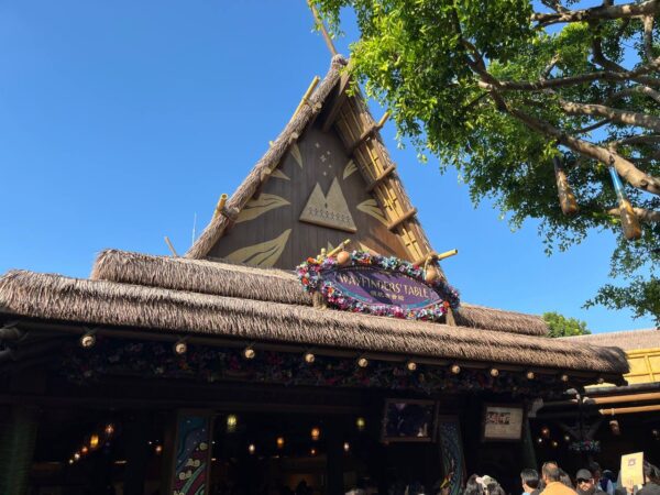 Hong Kong Disneyland Counter-Service Restaurants wayfinders table sign