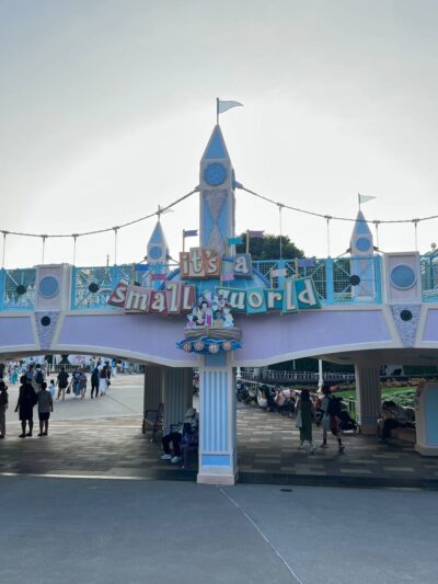 Hong Kong Disneyland Counter-Service Restaurants iasw