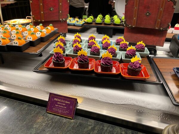 Momentous Semi-Buffet Dinner desserts