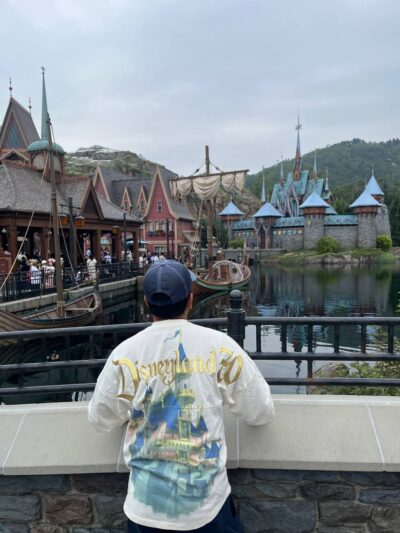 Best Photo Spots at Hong Kong Disneyland world of frozen