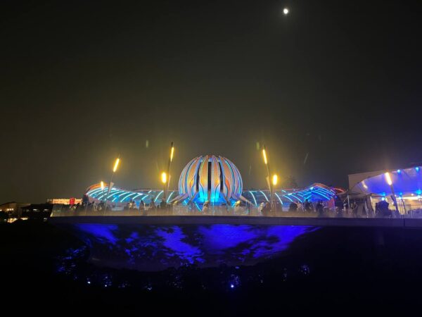 Shanghai Disneyland rides jet packs night
