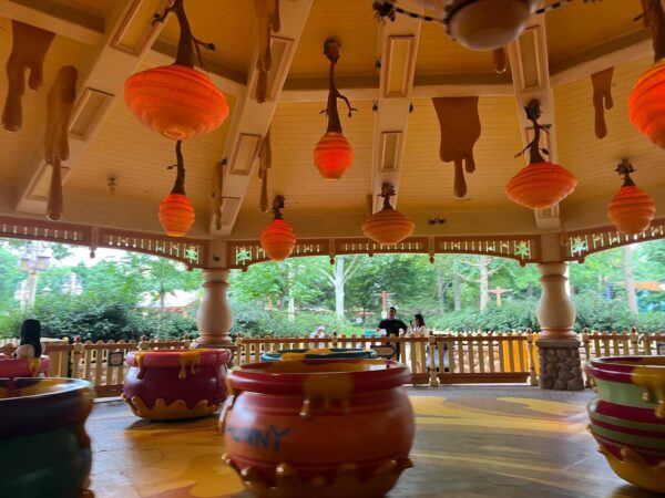 Shanghai Disneyland Attractions and Entertainment hunny pot spin