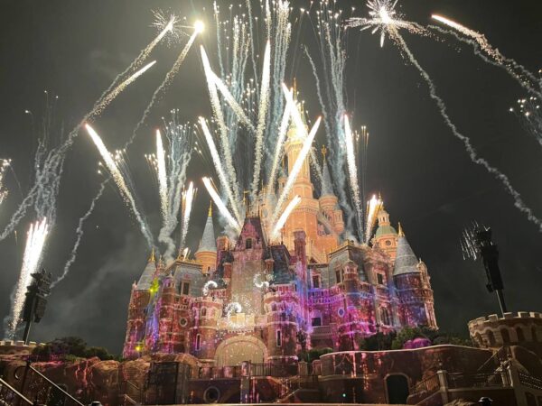 Shanghai Disneyland Attractions and Entertainment finale