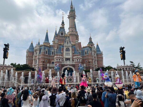 Shanghai Disneyland Attractions and Entertainment heart of magic opening