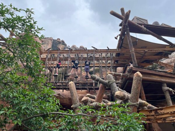 Shanghai Disneyland Attractions and Entertainment camp discovery