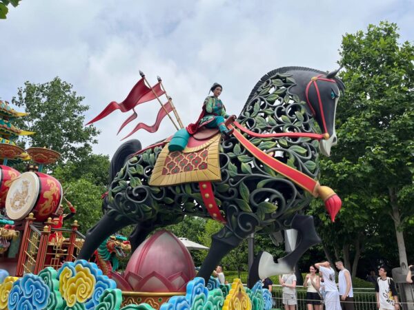1-Day Shanghai Disneyland Itinerary mulan float