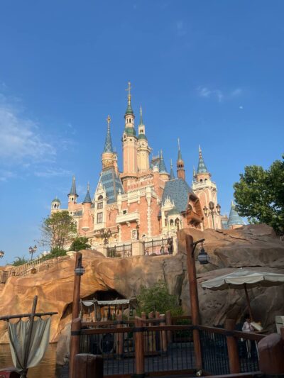 1-Day Shanghai Disneyland Itinerary castle with blue sky