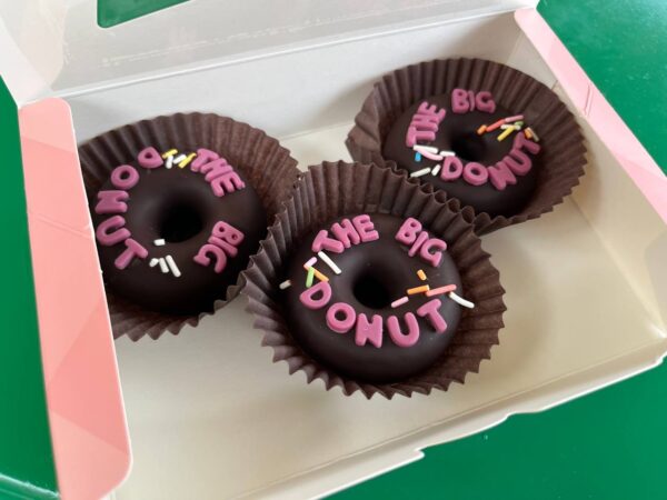 Shanghai DIsneyland Snacks donuts