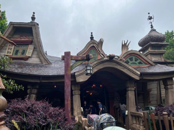 Shanghai Disneyland Quick Service Restaurants Tangled Tree Tavern